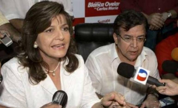 HOY / Nicanor usó Nicanor usó fondos públicos para financiar campaña de Blanca Ovelar