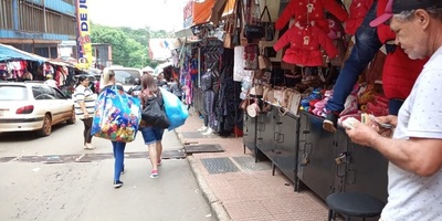 Considerable ingreso de turistas, pero con muy pocas ventas, se quejan - ADN Paraguayo