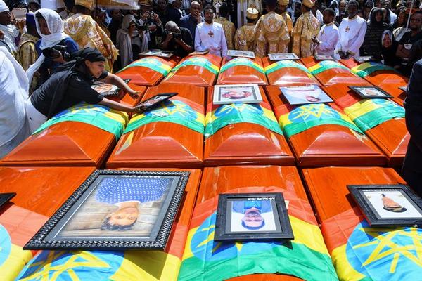 Multitudinario funeral en Etiopía por el accidente aéreo del domingo pasado | .::Agencia IP::.