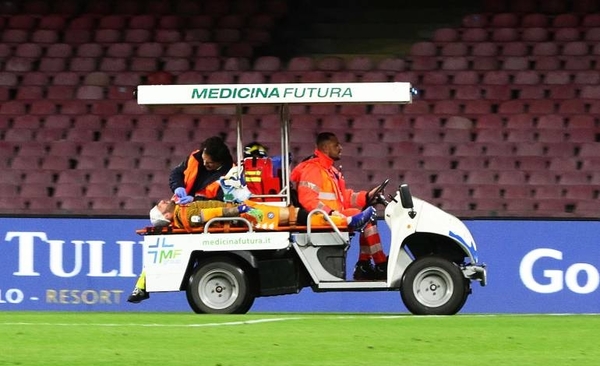 HOY / Arquero es hospitalizado tras desmayarse en pleno campo de juego