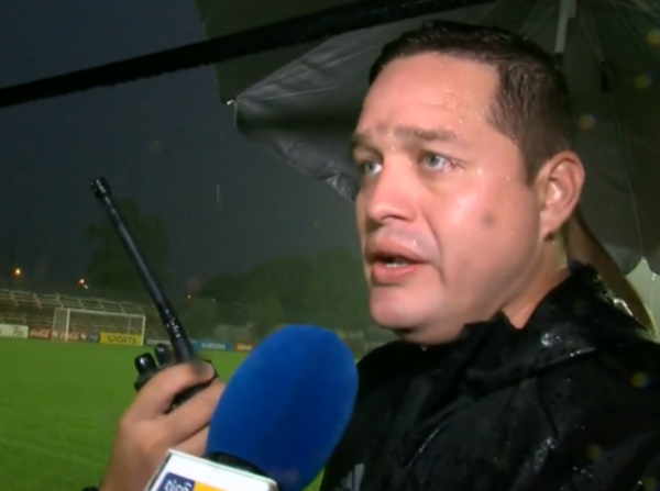 Arnaldo Samaniego: "La cancha no está en condiciones"