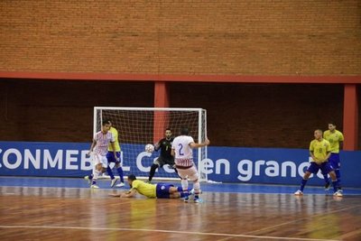 Brasil reafirma su supremacía en fútbol playa y salón - Deportes - ABC Color