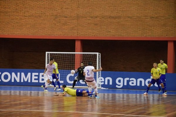 Brasil reafirma su supremacía en fútbol playa y salón - Deportes - ABC Color