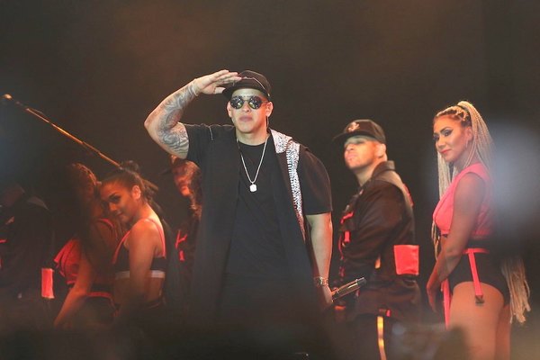 DADDY YANKEE ¡Hizo bailar al rollo en “La Nueva Olla”!