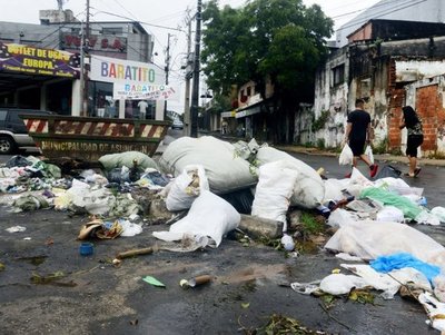 Multas por arrojar basura llegan a G. 219 millones - Edicion Impresa - ABC Color