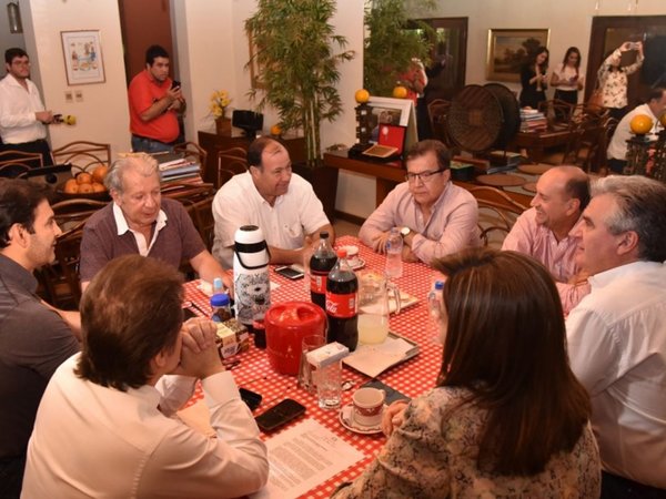 Marito y senadores limarán hoy  asperezas en busca de acuerdos