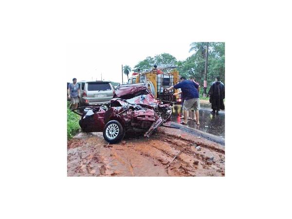Dos muertos en un accidente en Limpio