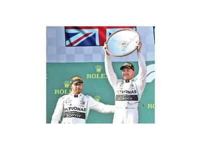 Bottas sonríe y Lewis se conforma con ser 2º