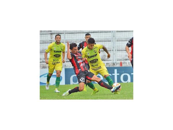 Defensa cayó y frenó sus chances del título