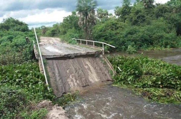 HOY / Lluvias causan estragos en Fuerte Olimpo: 12 mil personas están aisladas
