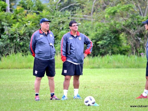 Jara Saguier dejó de ser técnico de Santaní