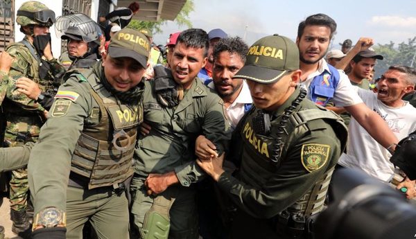 Unos 1.000 exmilitares venezolanos han sido acogidos por Colombia