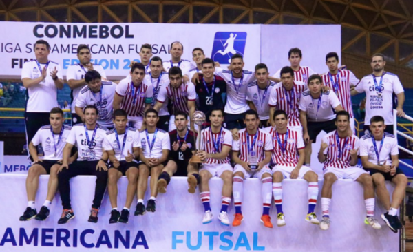 HOY / Paraguay no puede con Brasil y queda con el sub campeonato