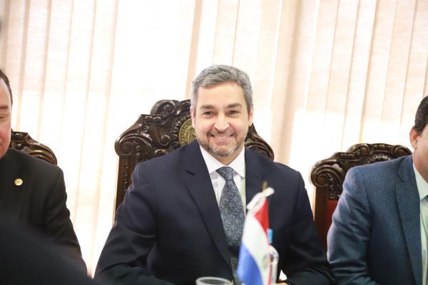 Jefe de Estado asistió a clase inaugural de la Universidad Politécnica Taiwán Paraguay