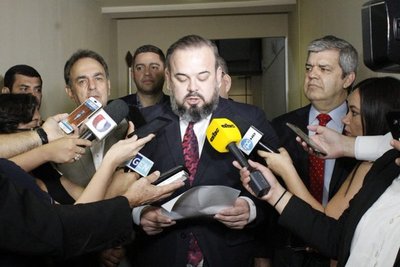 “Esta comisión lo que busca es hostigar al expresidente” - ADN Paraguayo
