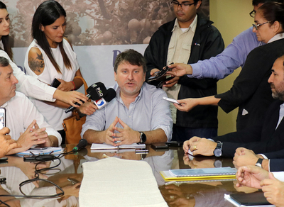 Gobierno creará líneas de créditos acorde a las necesidades de los pequeños productores | .::Agencia IP::.
