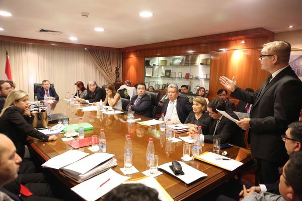 Ministros inician reuniones con gremios de abogados