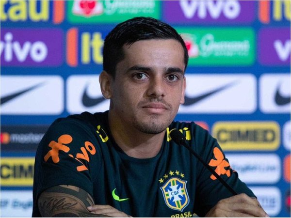 Fágner, del Corinthians, sustituye a Daniel Alves para amistosos de Brasil