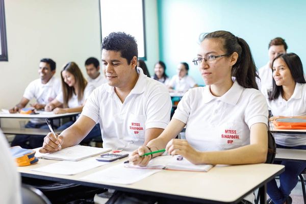 Extienden plazo de postulación a becas para Técnico Superior