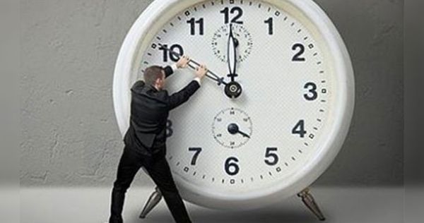 Este domingo se atrasa la hora – Prensa 5