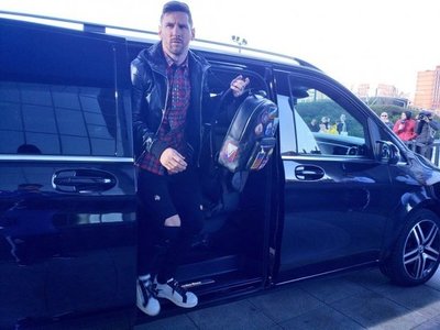 Messi llega a la concentración - Deportes - ABC Color