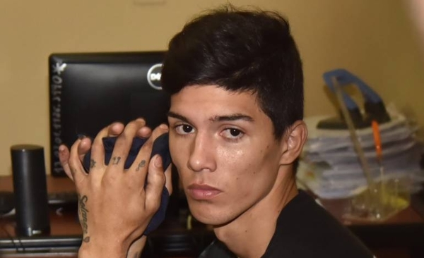 HOY / ¿Quién le provee celular en la cárcel a Bruno? Su actividad en Facebook inspira temor