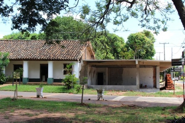 Lamentan demolición de antigua casona de San Ignacio | Paraguay en Noticias