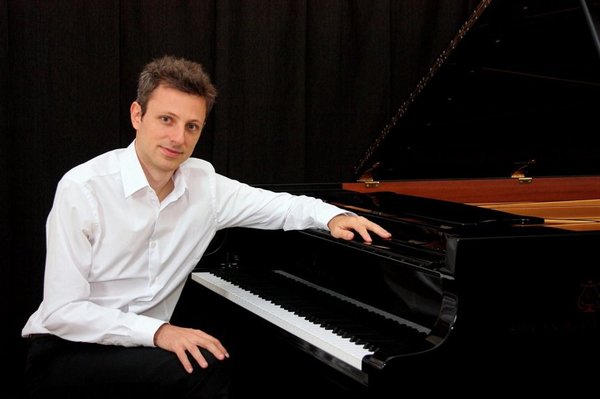 Recital de piano para la mano izquierda - Edicion Impresa - ABC Color