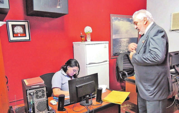 Denuncian solo a exsecretario | Diario Vanguardia 07