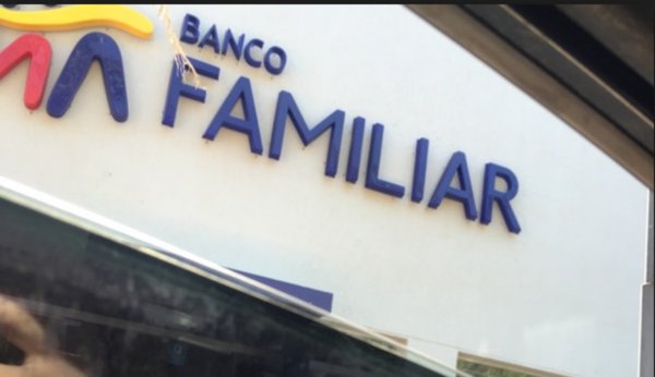 Banco Familiar mejora su calificación de riesgo