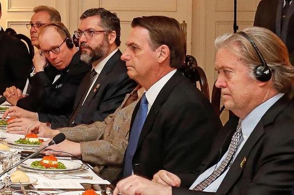 Bolsonaro inauguró su gira por EE.UU. con guiños a Trump | .::Agencia IP::.