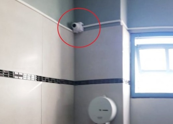 Padres reprueban instalación de cámaras en sanitarios de colegio
