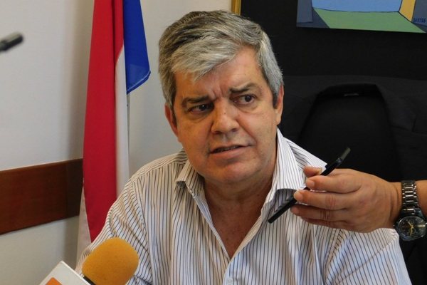 Exintendente considera que Ferreiro está sometido por el clientelismo