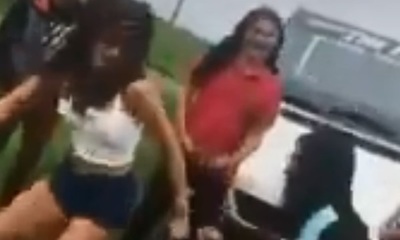 Fanáticas se topan con The Fenders en plena ruta
