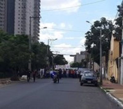 Sintechos marchan en contra de los desalojos - Paraguay.com