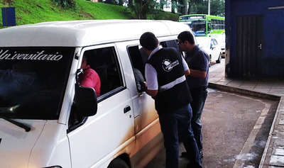 Rechazan el ingreso irregular de 16 extranjeros en Ciudad del Este - ADN Paraguayo