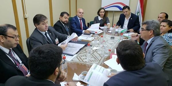 Itaipú brindará informe a Diputados sobre adjudicación de becas