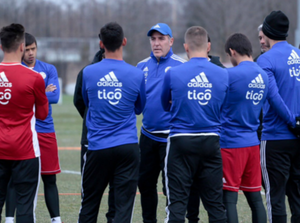 La Albirroja se entrena en EE. UU. con rostros nuevos