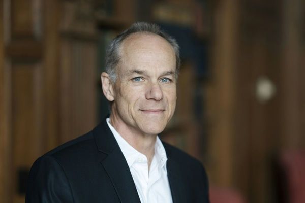 Físico brasileño gana un premio