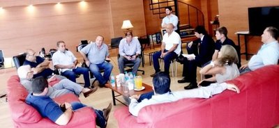 Buscan que Vetorial pague deudas - Edicion Impresa - ABC Color