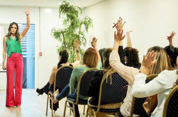 Instan a las mujeres a fortalecer autoestima - Edicion Impresa - ABC Color