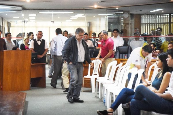 Incidentada reunión sobre Uber y Muv - Edicion Impresa - ABC Color