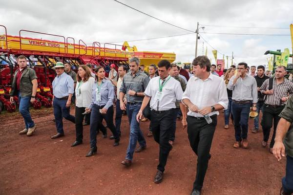 Abdo destaca esfuerzo del sector privado para el desarrollo económico - ADN Paraguayo