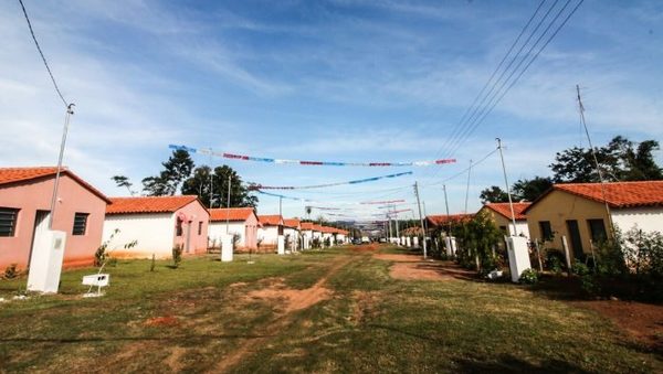 Ministerio de la Vivienda recupera más de Gs. 1.100 millones por obras inconclusas | .::PARAGUAY TV HD::.