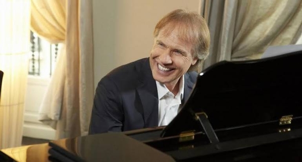 HOY / El pianista Richard Clayderman se presenta en Paraguay