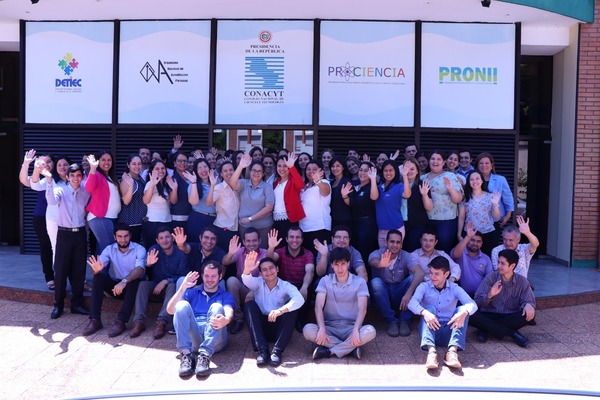 Paraguay promueve formación de magíster y doctorado en investigación - .::RADIO NACIONAL::.