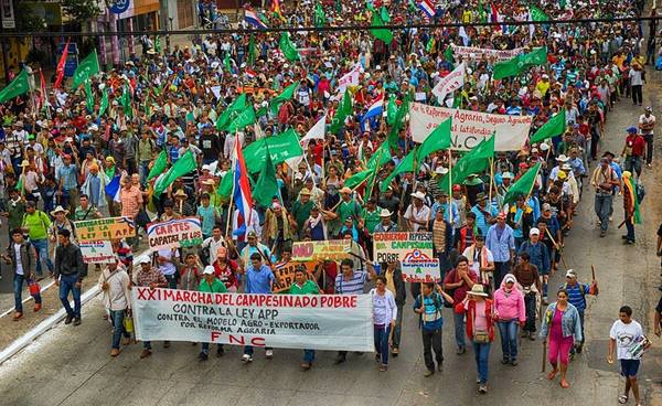 Campesinos llegan a Asunción para marcha anual de este jueves - ADN Paraguayo