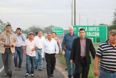 Damnificados reciben asistencia del MOPC - .::RADIO NACIONAL::.
