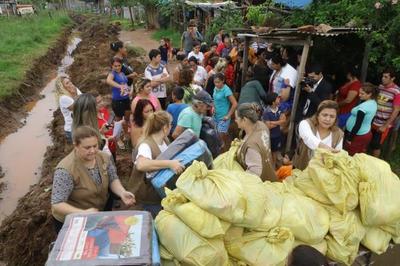 Campaña “Paraguay Solidario” entrega ayudas a afectados por las lluvias en Luque | .::Agencia IP::.