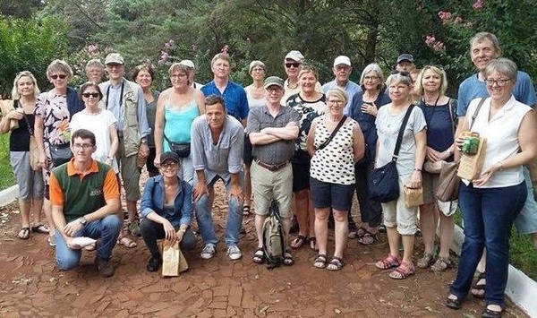 HOY / Paraguay seduce a turistas alemanes con naturaleza, caña, chipa y tereré